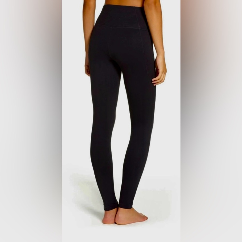 NWT ZELLA HIGH COMPRESSION YOGA PANTS💕THESE FIT LIKE A GLOVE & HUG THE BODY.💕